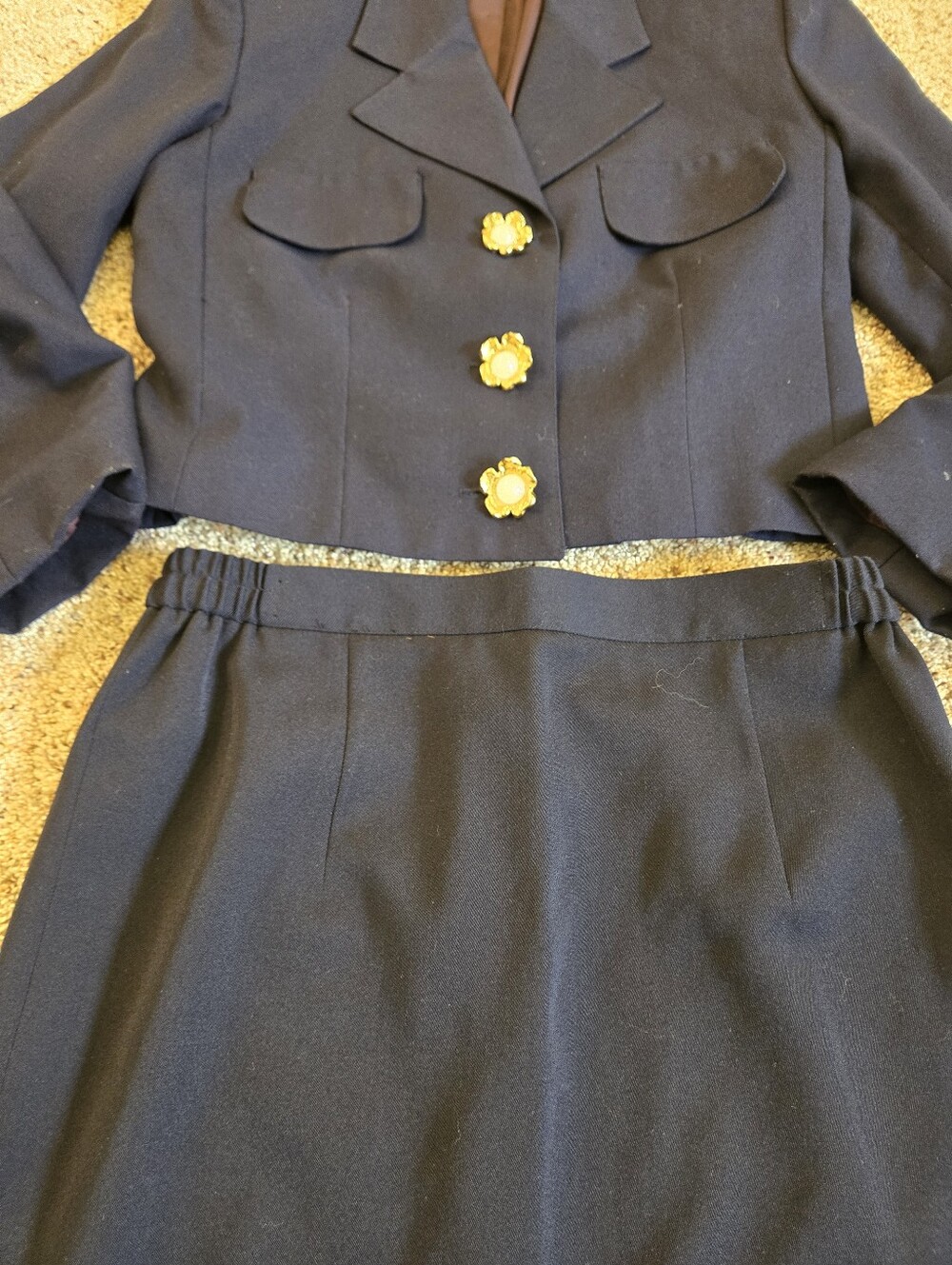 Vintage Amoretti 2 Piece Navy Skirt Suit Set Gold Floral Buttons Women's Size 4 - Picture 5 of 11
